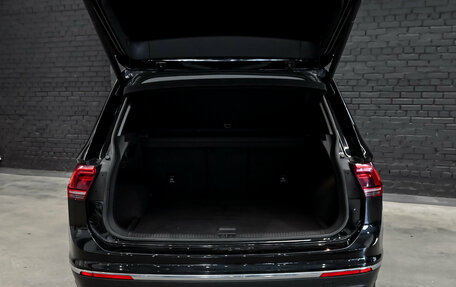 Volkswagen Tiguan II, 2019 год, 2 820 000 рублей, 6 фотография