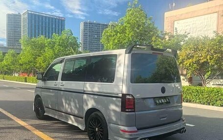 Volkswagen Multivan T6 рестайлинг, 2019 год, 6 377 000 рублей, 4 фотография