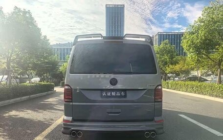 Volkswagen Multivan T6 рестайлинг, 2019 год, 6 377 000 рублей, 5 фотография