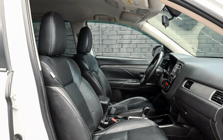 Mitsubishi Outlander III рестайлинг 3, 2019 год, 1 950 000 рублей, 11 фотография