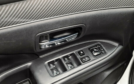 Mitsubishi Outlander III рестайлинг 3, 2019 год, 1 950 000 рублей, 13 фотография