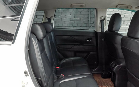 Mitsubishi Outlander III рестайлинг 3, 2019 год, 1 950 000 рублей, 19 фотография