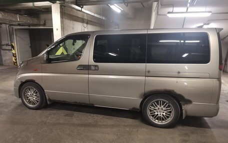 Nissan Elgrand III, 2002 год, 1 100 000 рублей, 12 фотография