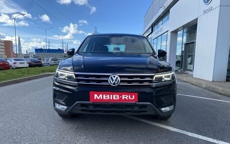 Volkswagen Tiguan II, 2017 год, 2 200 000 рублей, 2 фотография
