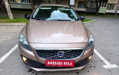 Volvo V40 II рестайлинг, 2014 год, 1 400 000 рублей, 1 фотография