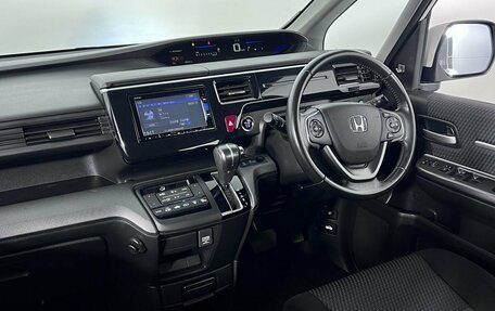 Honda Stepwgn IV, 2016 год, 2 250 000 рублей, 14 фотография