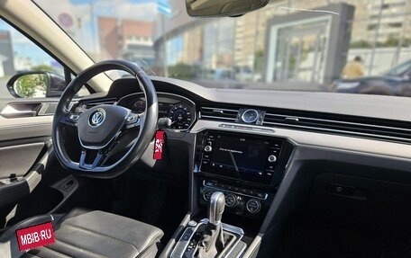 Volkswagen Passat B8 рестайлинг, 2019 год, 1 900 000 рублей, 13 фотография