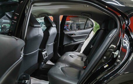 Toyota Camry, 2018 год, 2 290 000 рублей, 7 фотография