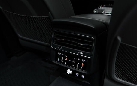 Audi SQ7, 2019 год, 8 600 000 рублей, 29 фотография