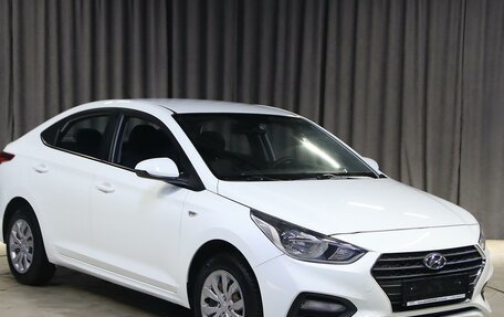 Hyundai Solaris II рестайлинг, 2018 год, 999 000 рублей, 3 фотография