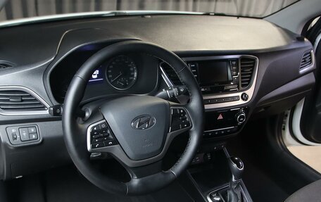 Hyundai Solaris II рестайлинг, 2018 год, 999 000 рублей, 8 фотография