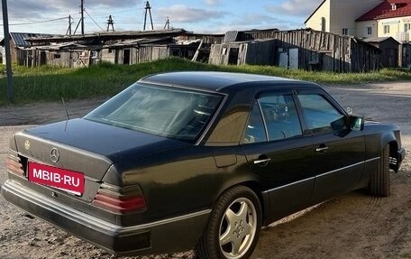 Mercedes-Benz E-Класс, 1993 год, 500 000 рублей, 4 фотография