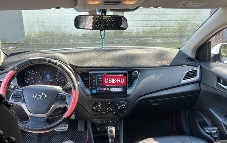 Hyundai Solaris II рестайлинг, 2019 год, 1 000 000 рублей, 8 фотография