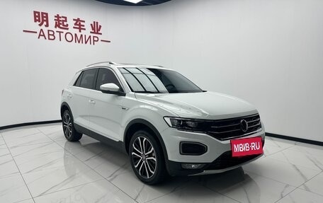 Volkswagen T-Roc I, 2022 год, 1 580 000 рублей, 2 фотография