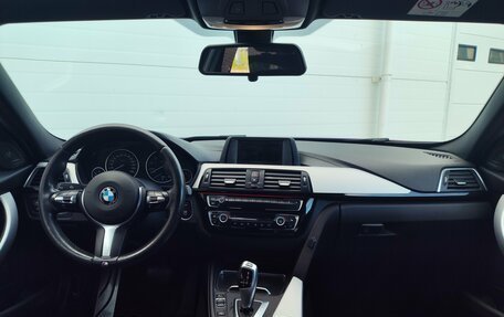 BMW 3 серия, 2017 год, 1 749 000 рублей, 12 фотография