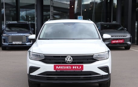 Volkswagen Tiguan II, 2022 год, 2 840 000 рублей, 2 фотография