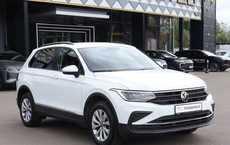Volkswagen Tiguan II, 2022 год, 2 840 000 рублей, 3 фотография