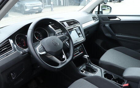 Volkswagen Tiguan II, 2022 год, 2 840 000 рублей, 13 фотография