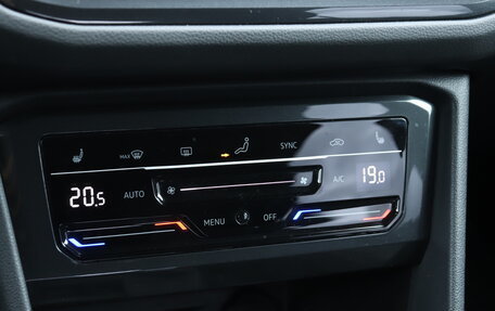 Volkswagen Tiguan II, 2022 год, 2 840 000 рублей, 15 фотография