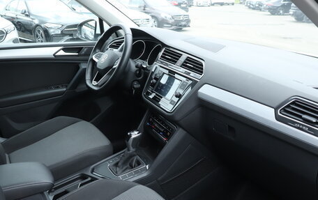 Volkswagen Tiguan II, 2022 год, 2 840 000 рублей, 9 фотография