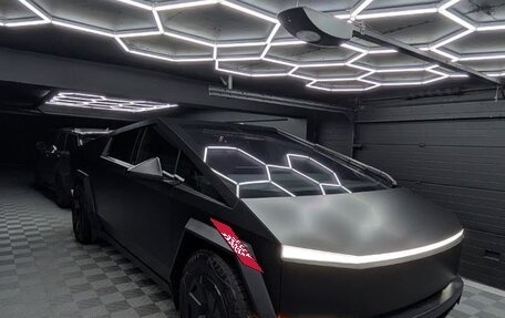 Tesla Cybertruck, 2024 год, 2 фотография