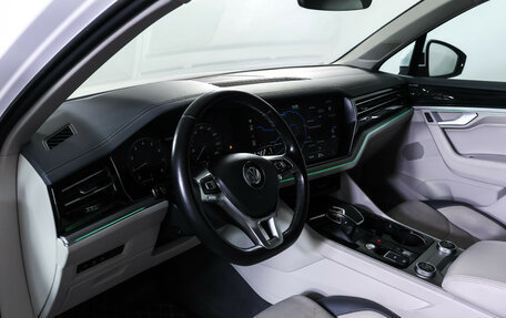 Volkswagen Touareg III, 2019 год, 4 390 000 рублей, 19 фотография