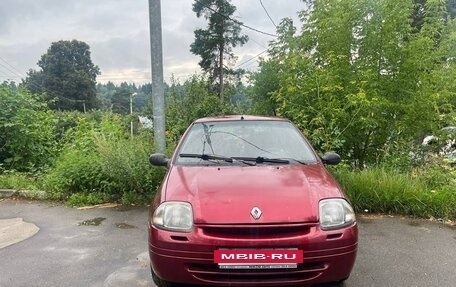 Renault Clio III, 2000 год, 320 000 рублей, 8 фотография