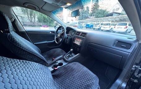 Volkswagen Jetta VI, 2013 год, 700 000 рублей, 11 фотография
