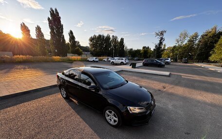 Volkswagen Jetta VI, 2013 год, 700 000 рублей, 2 фотография