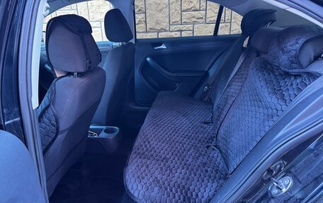 Volkswagen Jetta VI, 2013 год, 700 000 рублей, 17 фотография