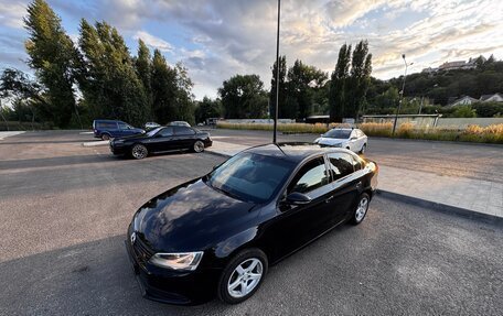 Volkswagen Jetta VI, 2013 год, 700 000 рублей, 18 фотография