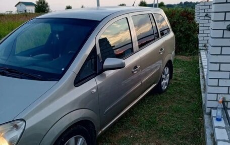 Opel Zafira B, 2008 год, 380 000 рублей, 3 фотография