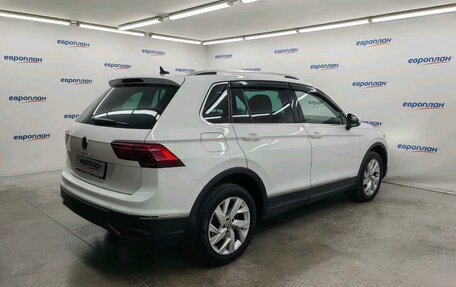 Volkswagen Tiguan II, 2021 год, 2 615 000 рублей, 3 фотография
