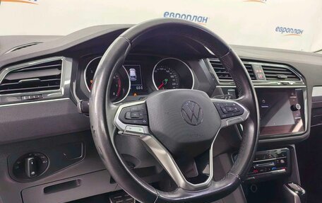 Volkswagen Tiguan II, 2021 год, 2 615 000 рублей, 6 фотография