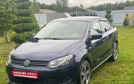 Volkswagen Polo VI (EU Market), 2012 год, 750 000 рублей, 2 фотография
