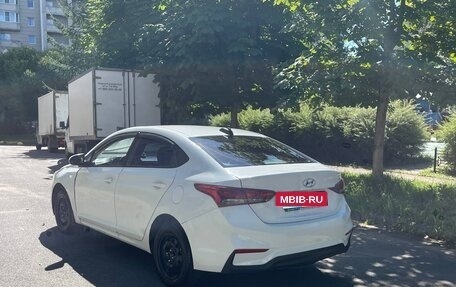 Hyundai Solaris II рестайлинг, 2018 год, 530 000 рублей, 3 фотография