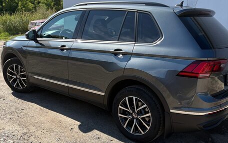 Volkswagen Tiguan II, 2021 год, 2 450 000 рублей, 16 фотография