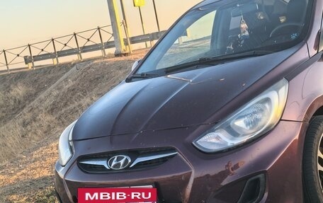 Hyundai Solaris II рестайлинг, 2011 год, 800 000 рублей, 2 фотография