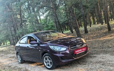 Hyundai Solaris II рестайлинг, 2011 год, 800 000 рублей, 7 фотография
