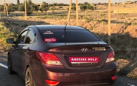 Hyundai Solaris II рестайлинг, 2011 год, 800 000 рублей, 5 фотография