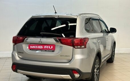 Mitsubishi Outlander III рестайлинг 3, 2015 год, 1 740 000 рублей, 4 фотография