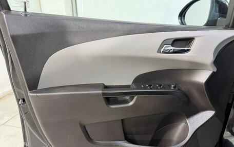 Chevrolet Aveo III, 2015 год, 949 800 рублей, 7 фотография