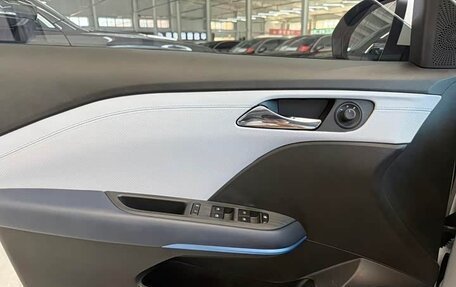 Chevrolet Monza, 2023 год, 1 020 000 рублей, 17 фотография