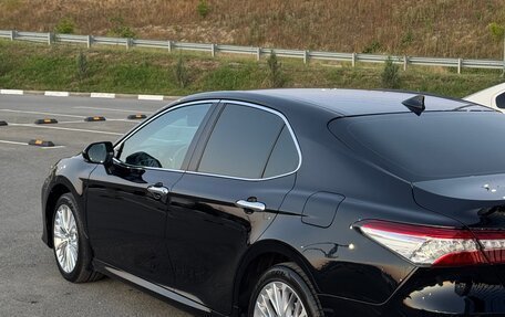 Toyota Camry, 2019 год, 3 050 000 рублей, 10 фотография