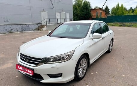 Honda Accord IX рестайлинг, 2013 год, 1 950 000 рублей, 2 фотография