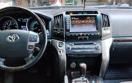 Toyota Land Cruiser 200, 2008 год, 2 670 000 рублей, 7 фотография