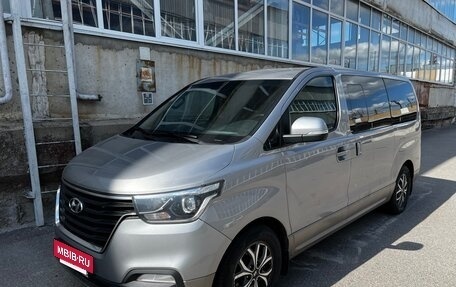 Hyundai H-1 II рестайлинг, 2021 год, 2 449 000 рублей, 2 фотография