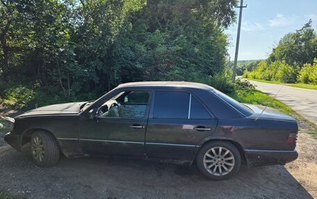 Mercedes-Benz E-Класс, 1994 год, 220 000 рублей, 4 фотография
