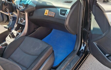 Hyundai Elantra V, 2012 год, 750 000 рублей, 16 фотография