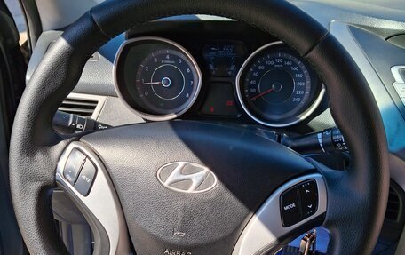 Hyundai Elantra V, 2012 год, 750 000 рублей, 11 фотография